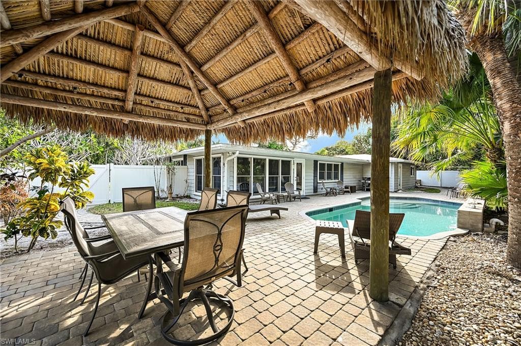 1235 Milano DR NAPLES, FL 34103