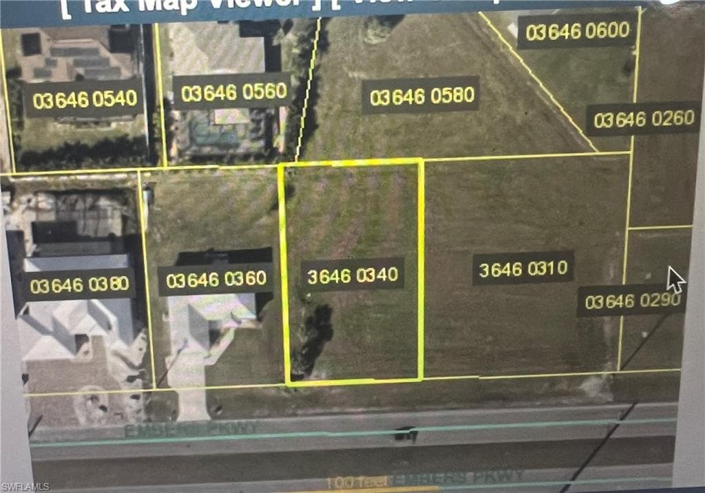 825 Embers PKWY W CAPE CORAL, FL 33993