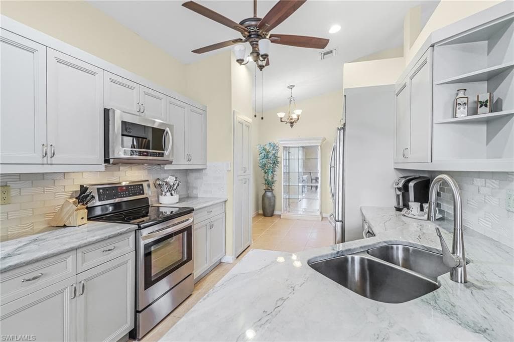 9163 Springview LOOP ESTERO, FL 33928