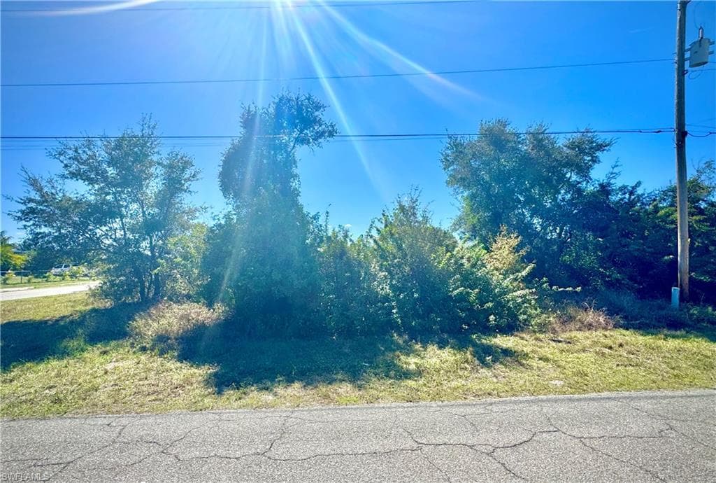 3201 7th ST SW LEHIGH ACRES, FL 33976