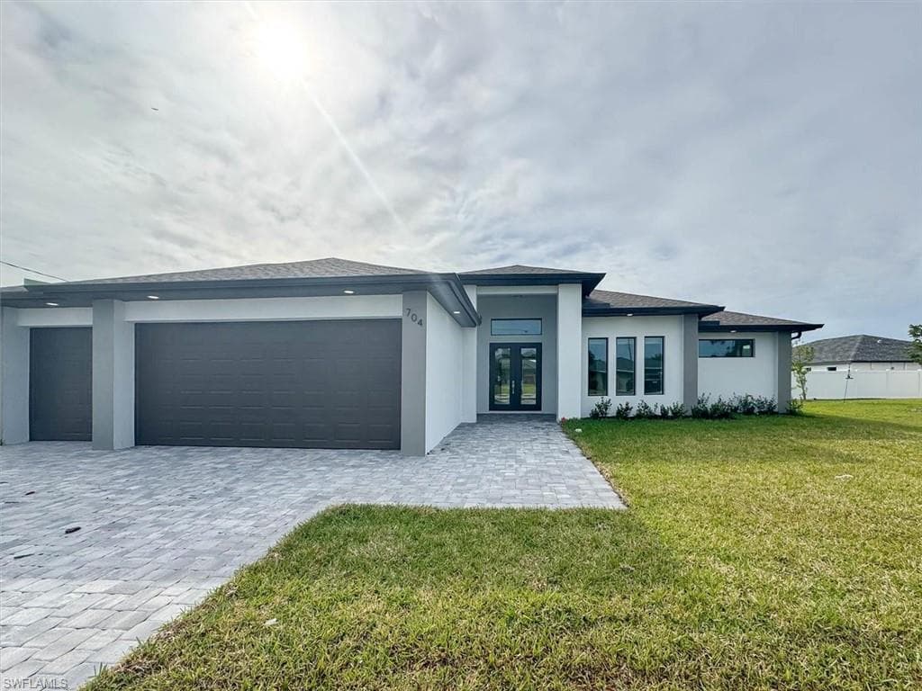704 SW 26th ST CAPE CORAL, FL 33914
