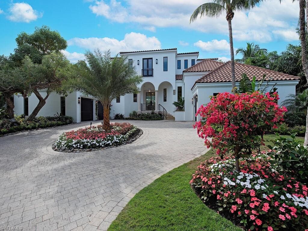 2375 Lantern LN NAPLES, FL 34102