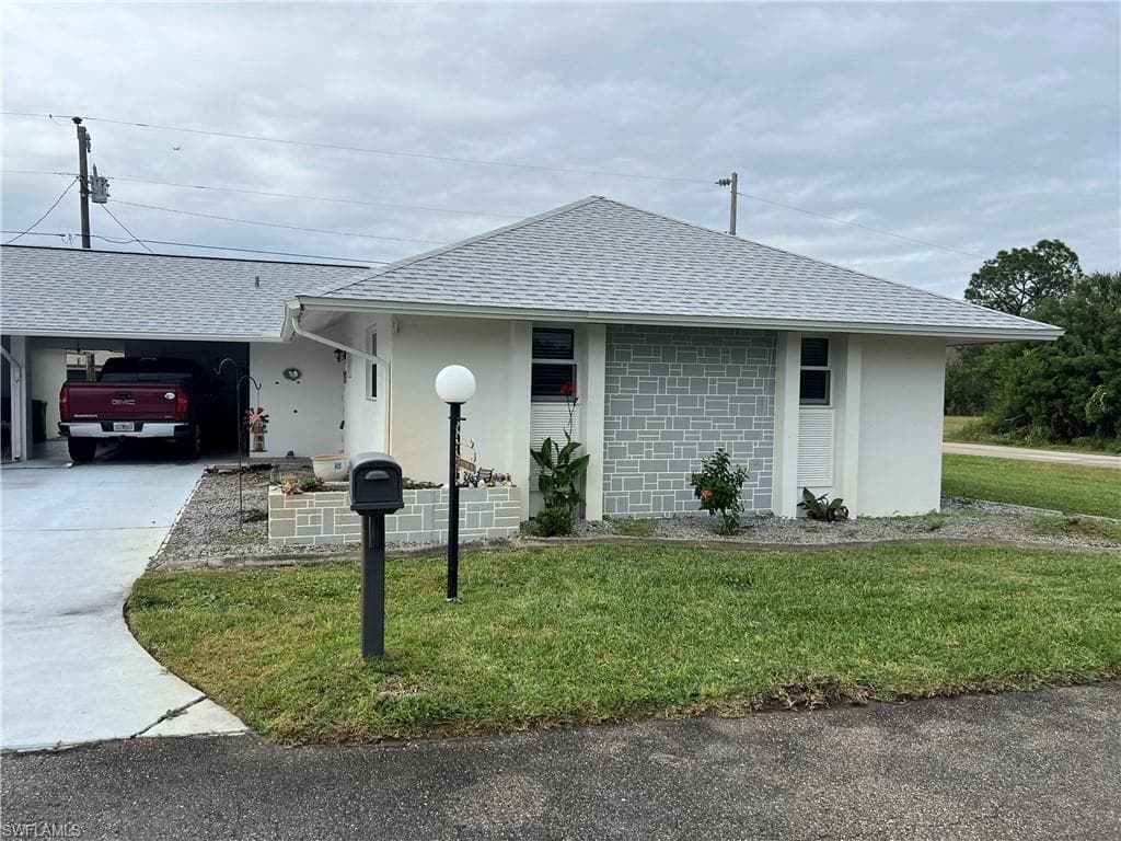 371 Westpark RD LEHIGH ACRES, FL 33936