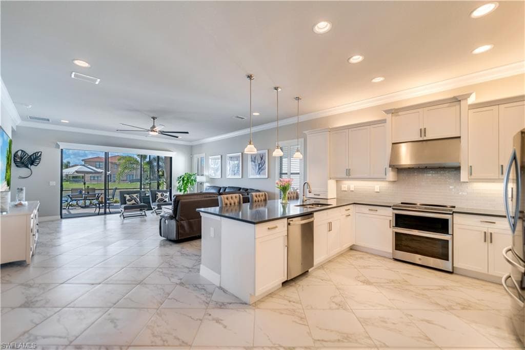11816 Meadowrun CIR FORT MYERS, FL 33913