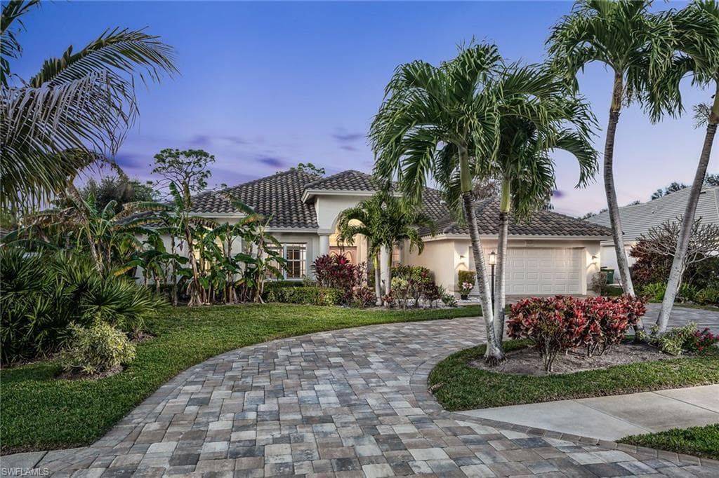 2037 Laguna WAY NAPLES, FL 34109