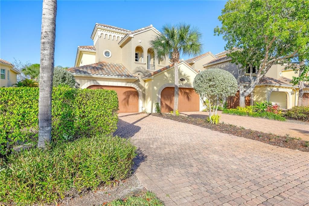 3745 Montreux LN 201 NAPLES, FL 34114