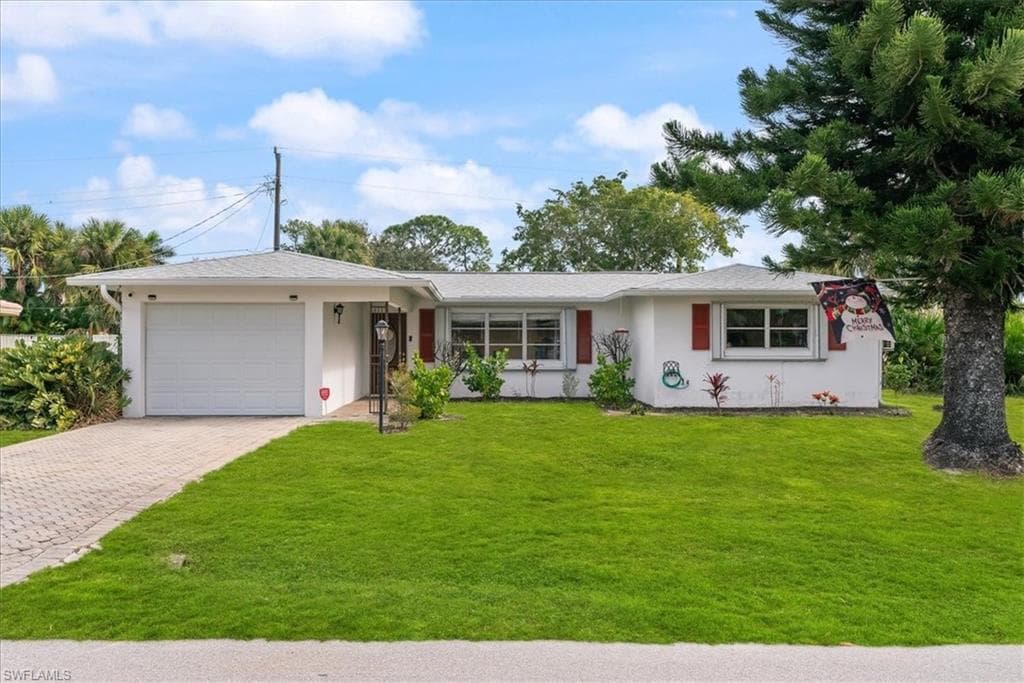 4941 Cortez CIR NAPLES, FL 34112