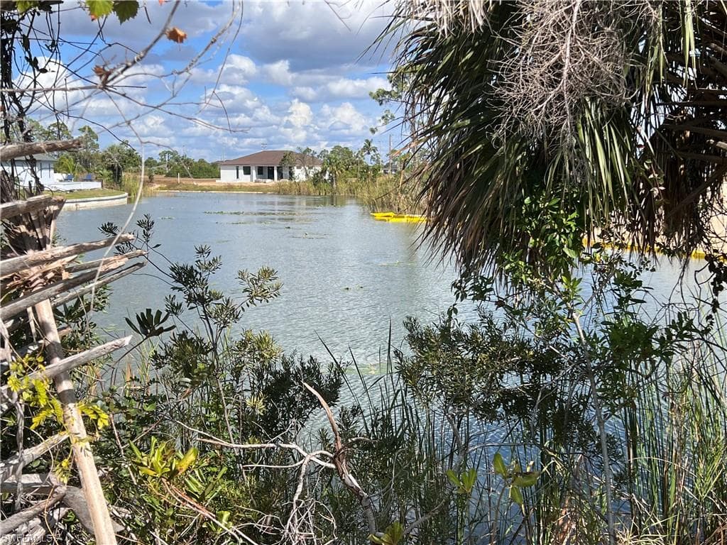 3233 NE 15th AVE CAPE CORAL, FL 33909
