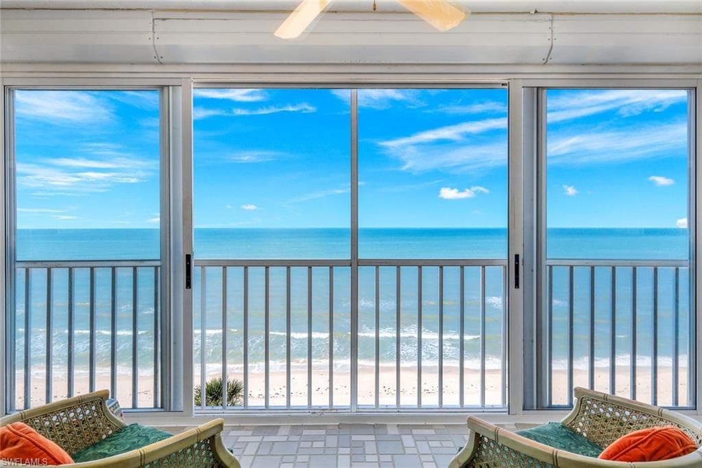 2885 Gulf Shore BLVD N 703 NAPLES, FL 34103