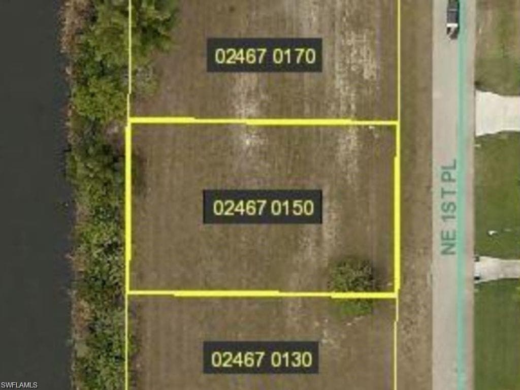 924 NE 1st PL CAPE CORAL, FL 33909