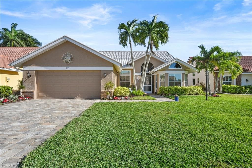128 Granville CT NAPLES, FL 34104