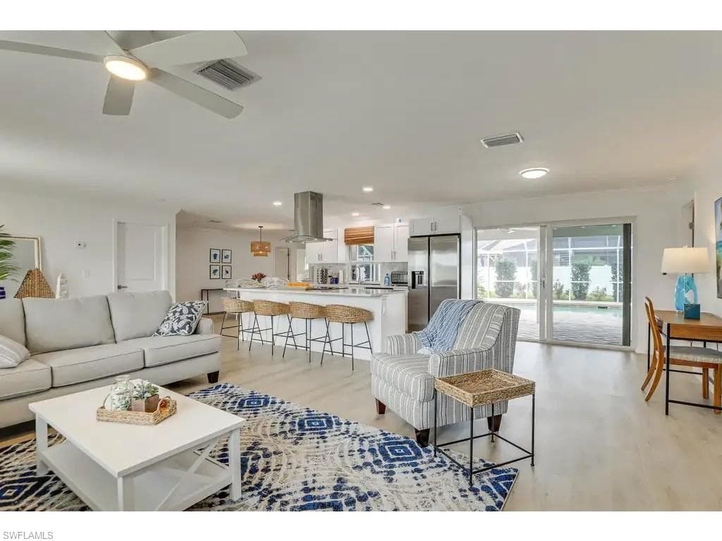 227 SE 44th TER CAPE CORAL, FL 33904
