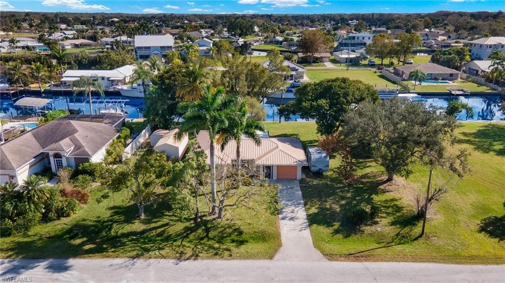 2102 Aruba AVE FORT MYERS, FL 33905