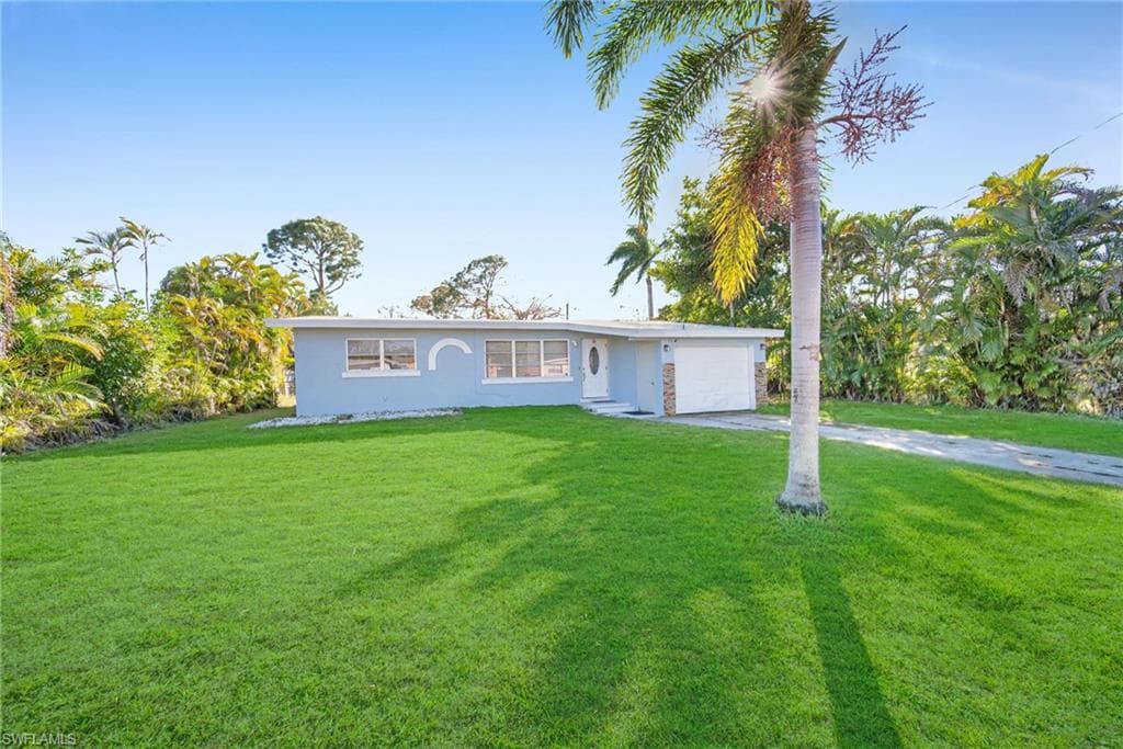 1922 Grove AVE FORT MYERS, FL 33901