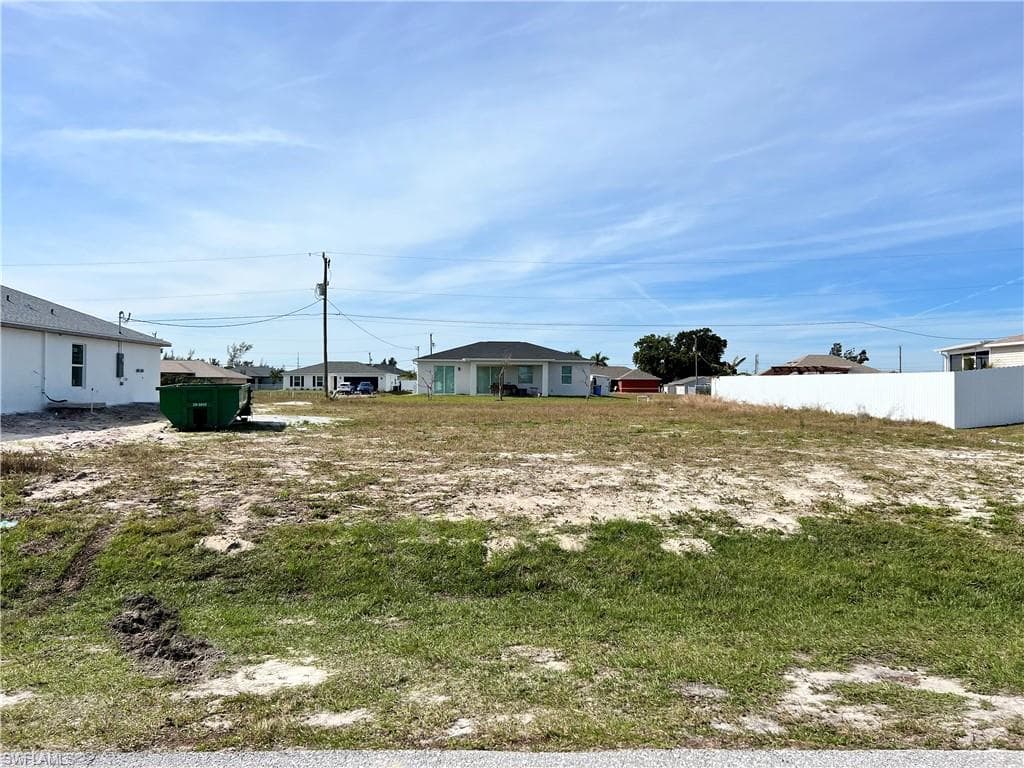 1904 NE 2nd PL CAPE CORAL, FL 33909