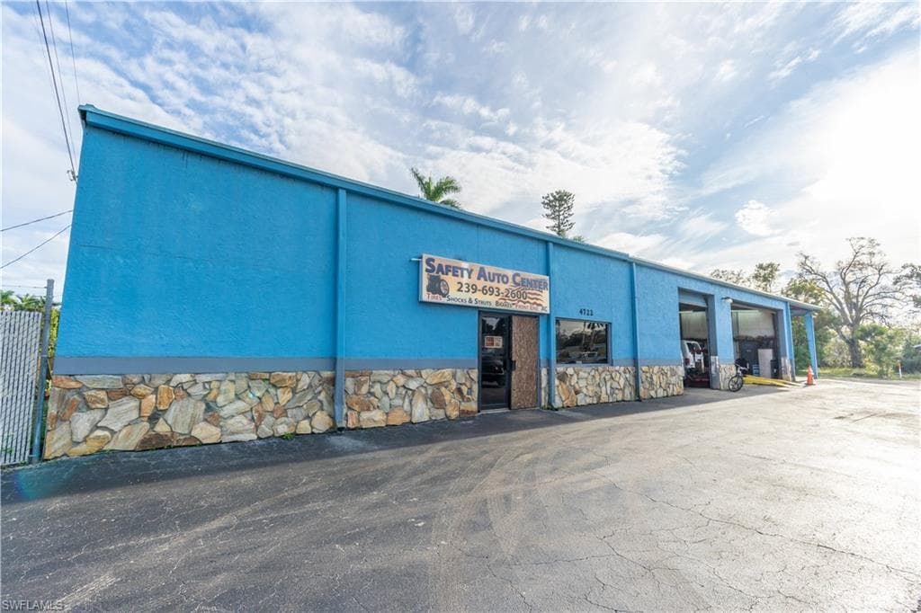 4722 Palm Beach BLVD FORT MYERS, FL 33905