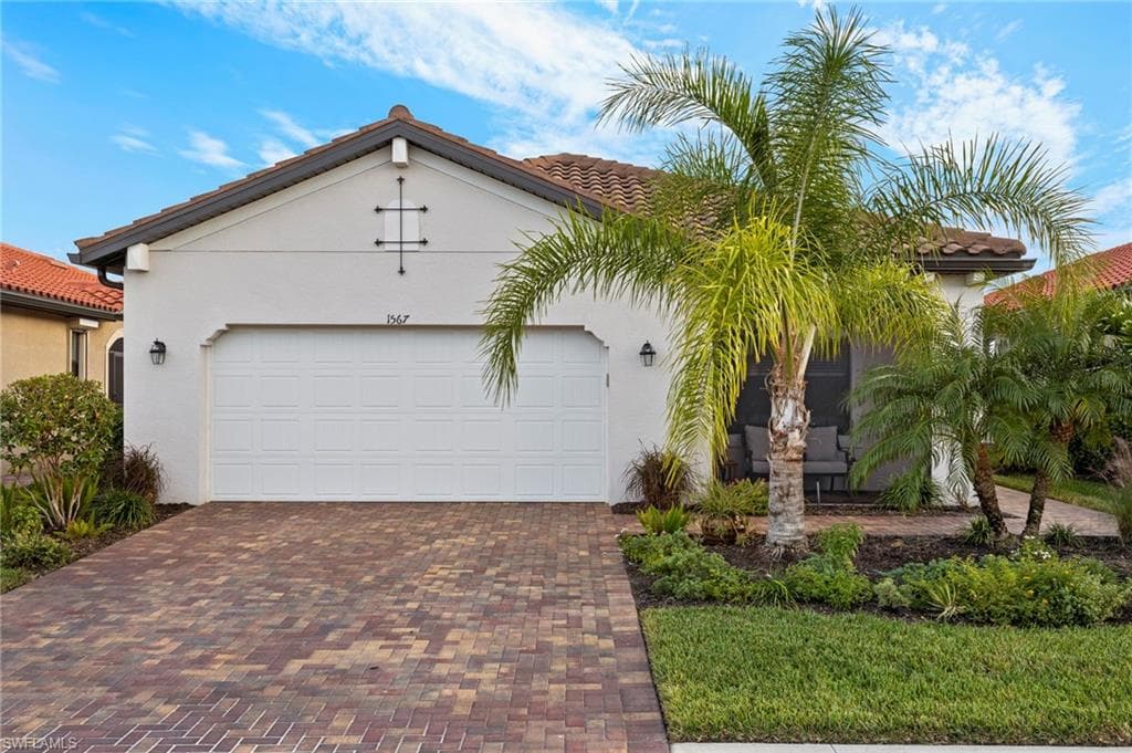 1567 Santiago CIR NAPLES, FL 34113