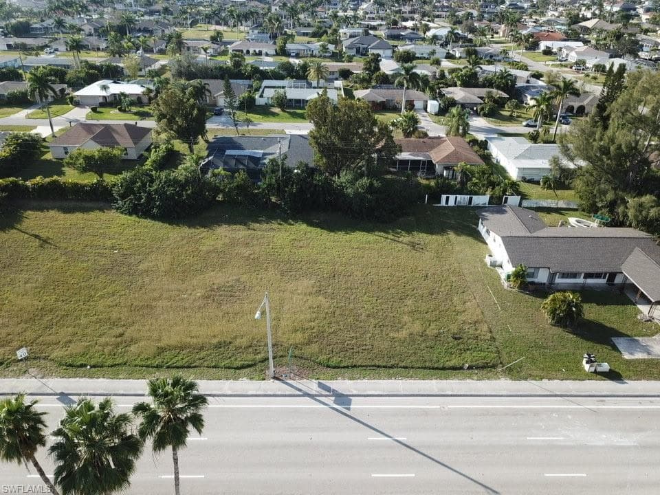 148 Cape Coral PKWY W CAPE CORAL, FL 33914