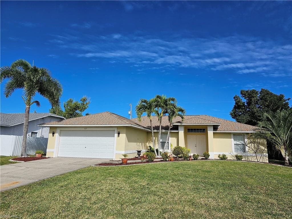 305 SE 25th TER CAPE CORAL, FL 33904