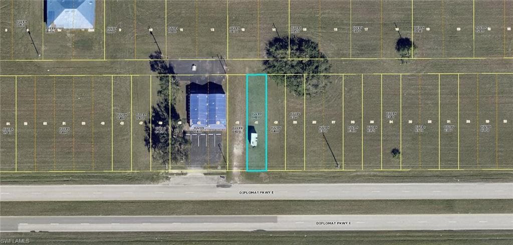 2139 Diplomat PKWY E CAPE CORAL, FL 33909