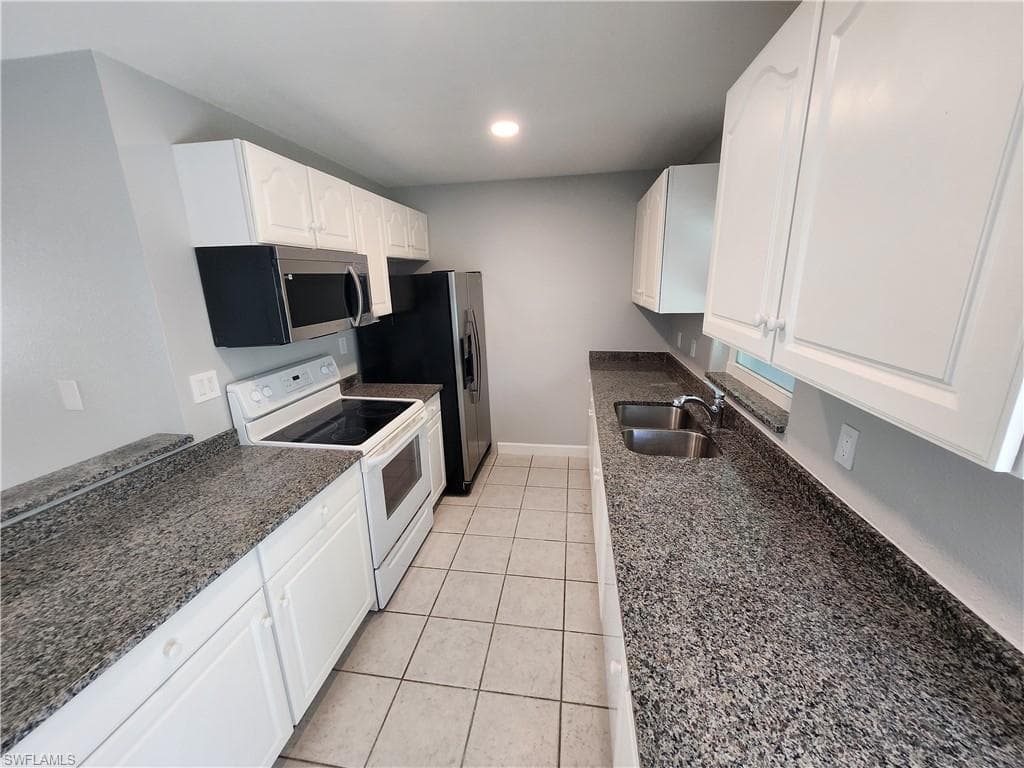 118 NE 16th PL CAPE CORAL, FL 33909