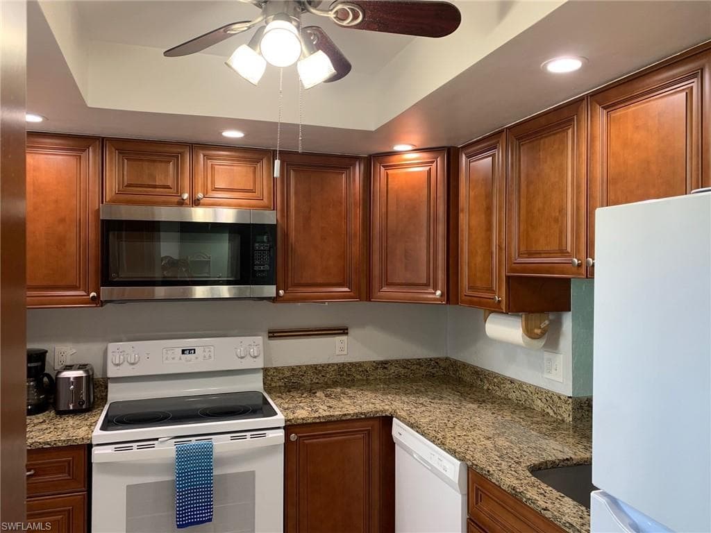 1724 Pine Valley DR 111 FORT MYERS, FL 33907