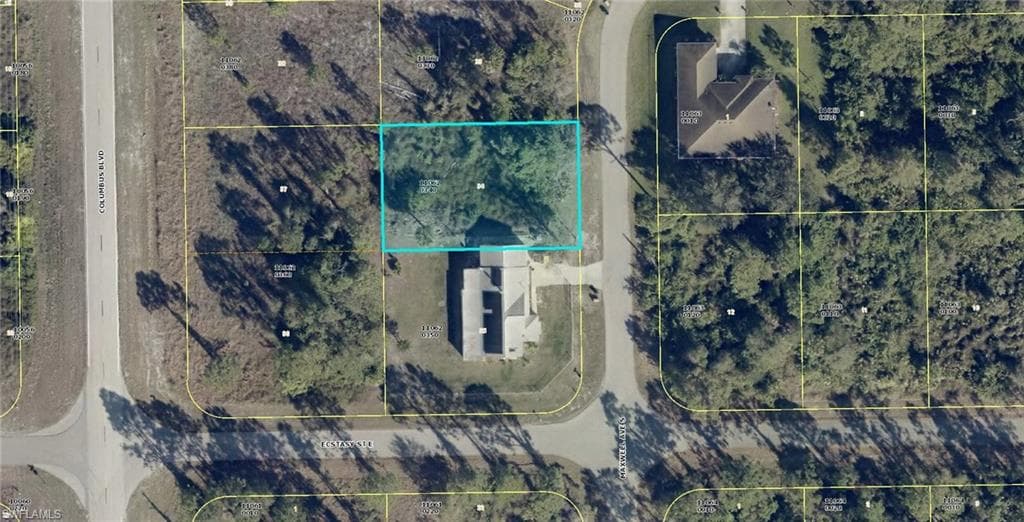 1008 Maxwell AVE S LEHIGH ACRES, FL 33974