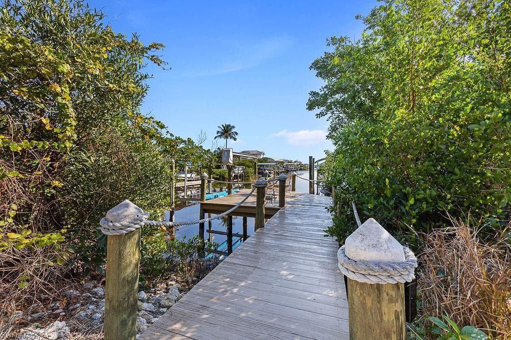 5448 Ann Arbor DR BOKEELIA, FL 33922