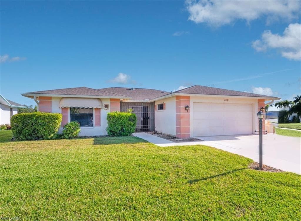 136 Fleur De Lis LN NAPLES, FL 34112