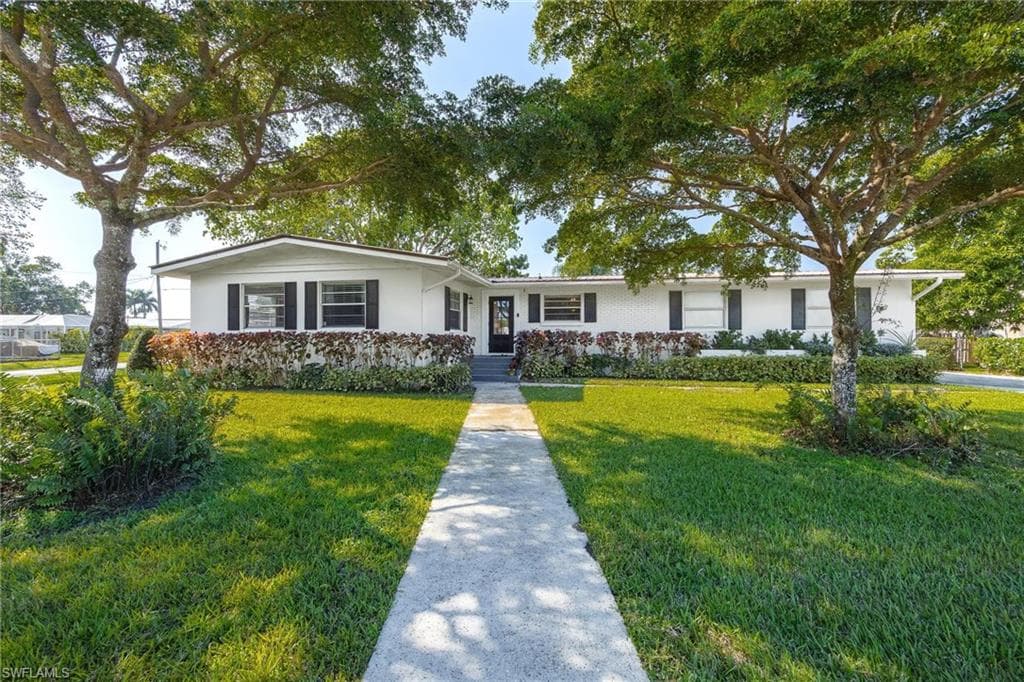 250 E Circle DR CLEWISTON, FL 33440