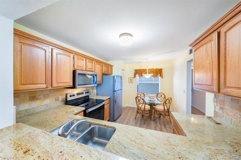 1316 Derbyshire CT B-101 NAPLES, FL 34116