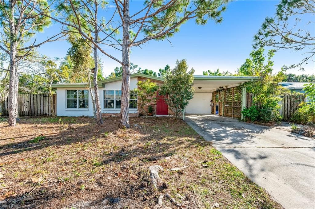 1837 Inlet DR NORTH FORT MYERS, FL 33903