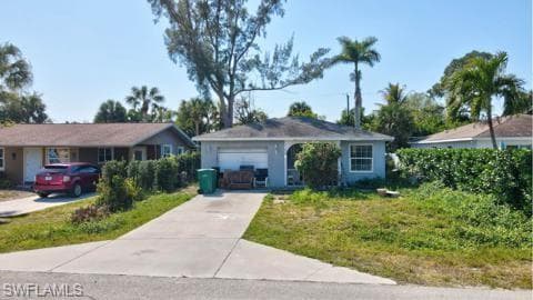 536 97th AVE N NAPLES, FL 34108