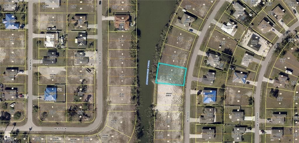 4122 NE 9th PL CAPE CORAL, FL 33909