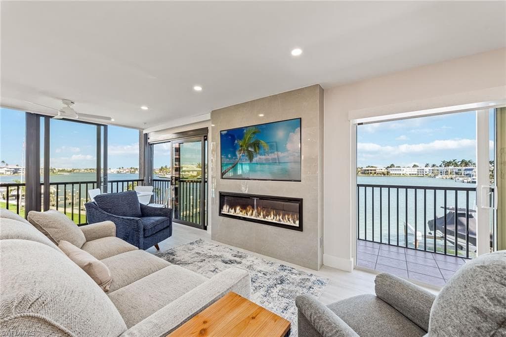 3000 Gulf Shore BLVD N 216 NAPLES, FL 34103