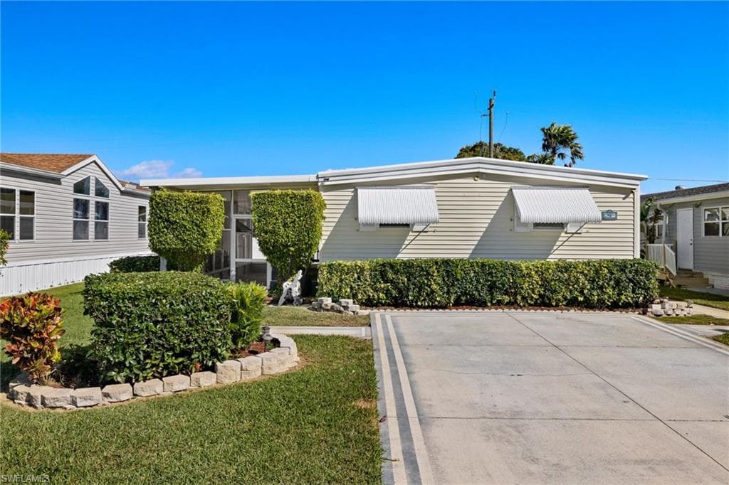 300 Cape Sable DR NAPLES, FL 34104