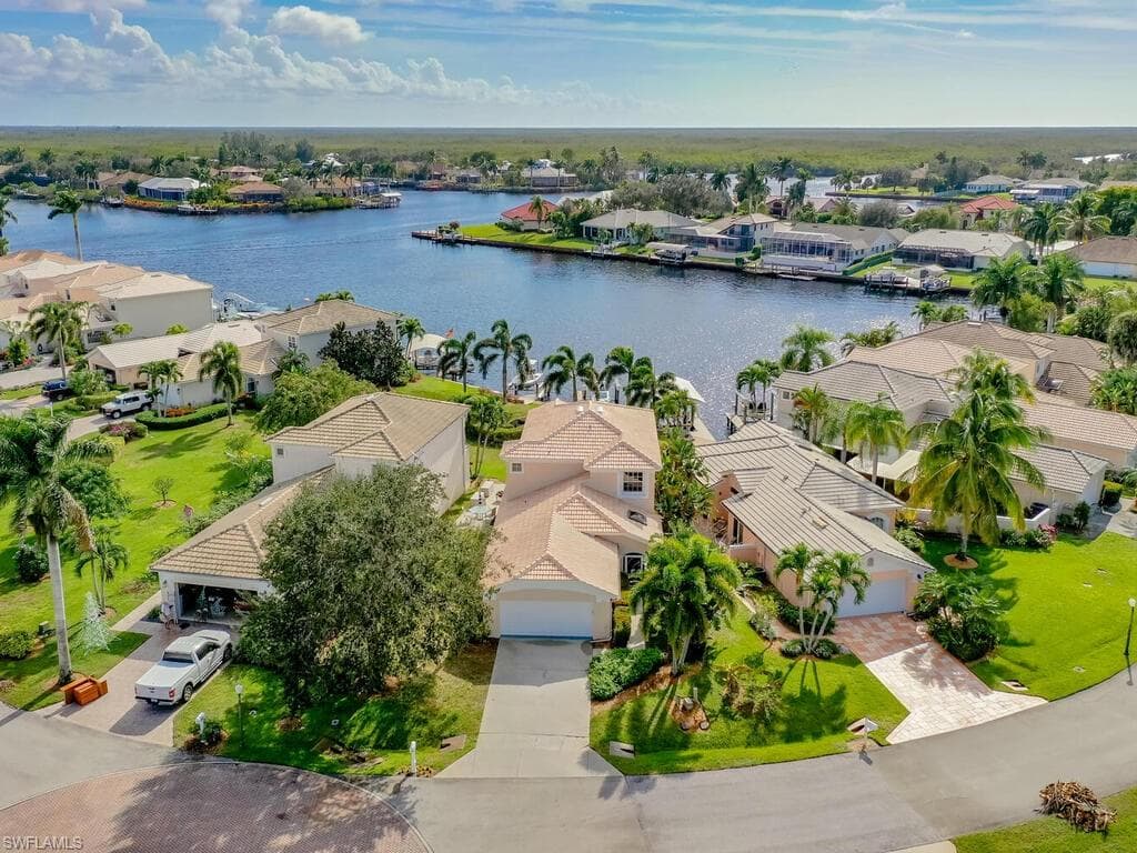 140 Eveningstar Cay NAPLES, FL 34114