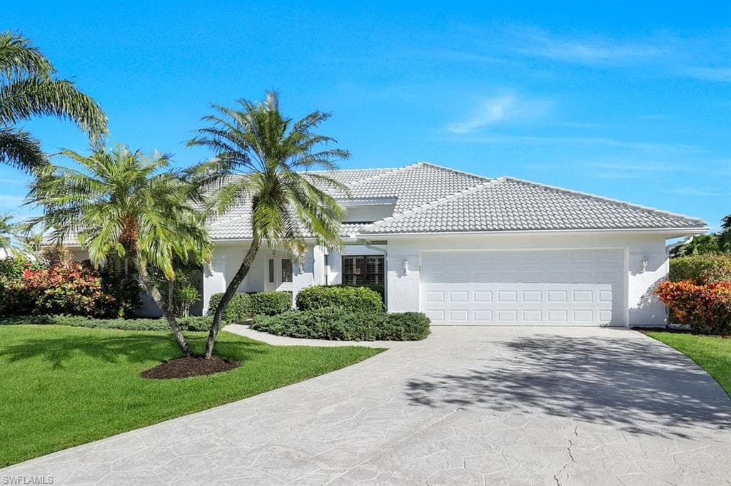 28800 Regis CT BONITA SPRINGS, FL 34134