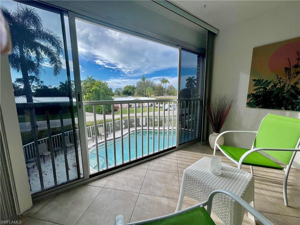 1900 Alamanda DR 208 NAPLES, FL 34102