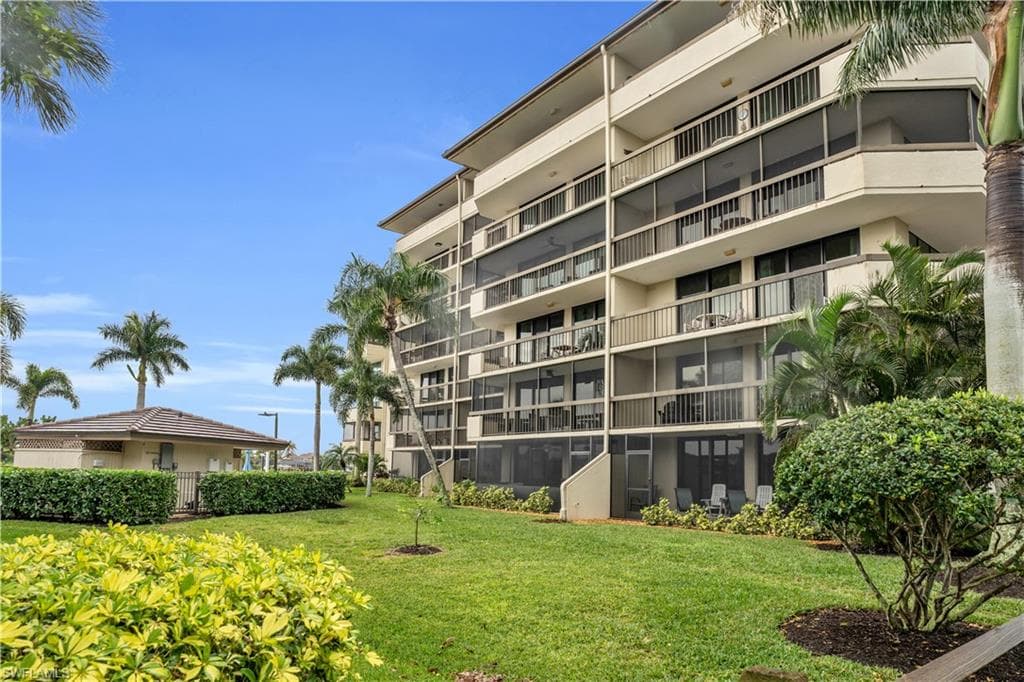 591 Seaview CT A-101 MARCO ISLAND, FL 34145