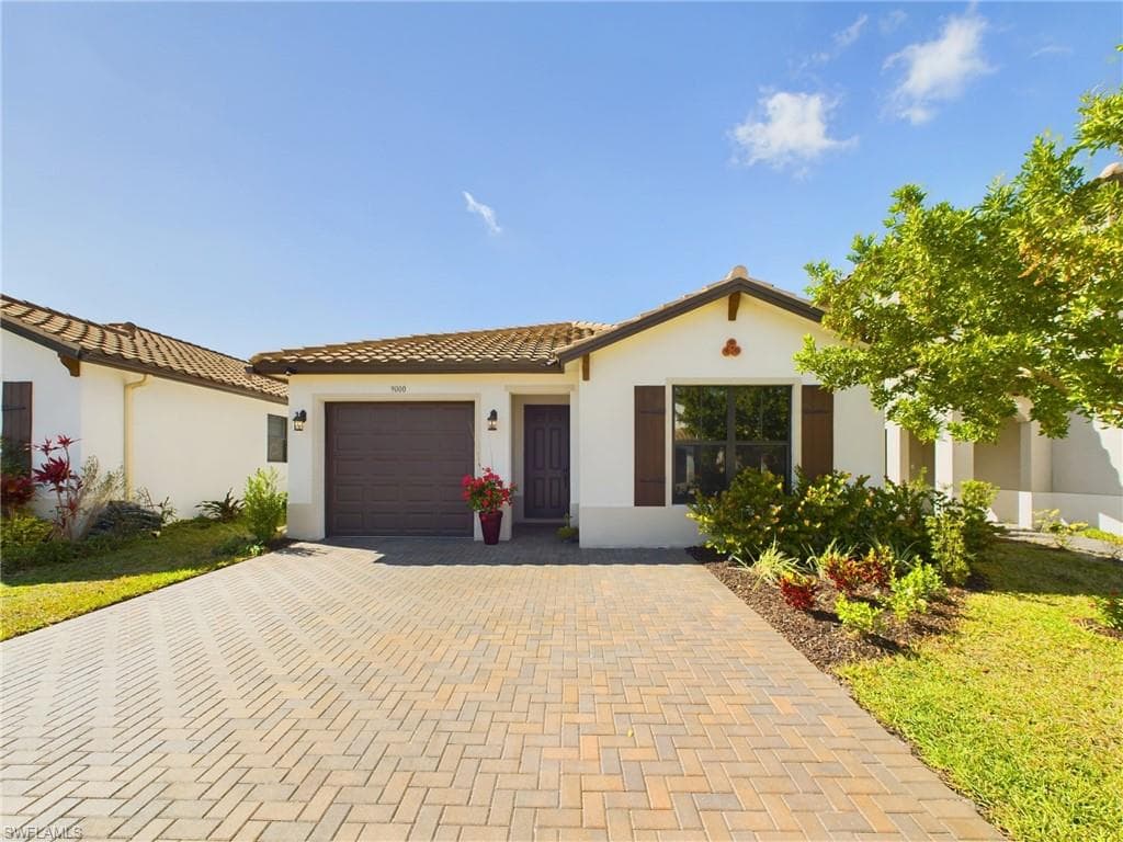 9000 Madrid CIR NAPLES, FL 34104