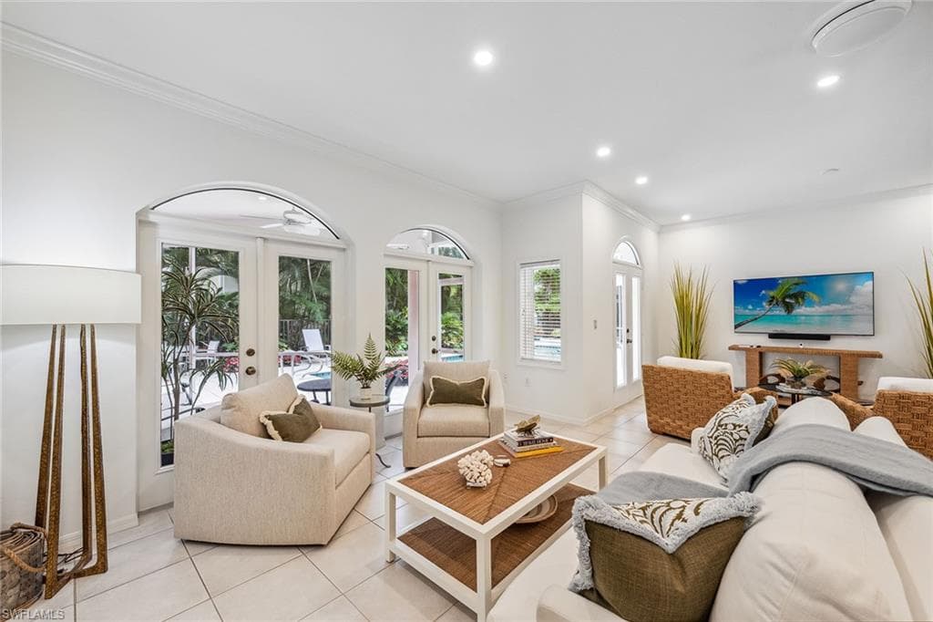 440 2nd ST S 101 NAPLES, FL 34102