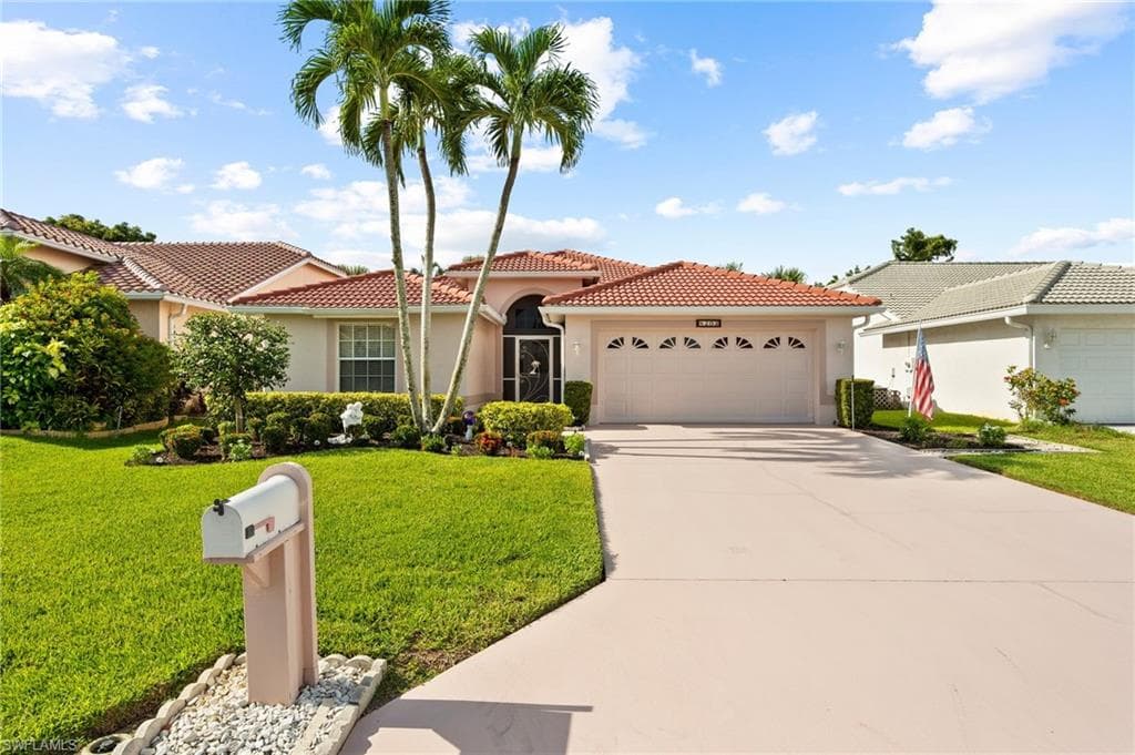 8203 Breton CIR FORT MYERS, FL 33912