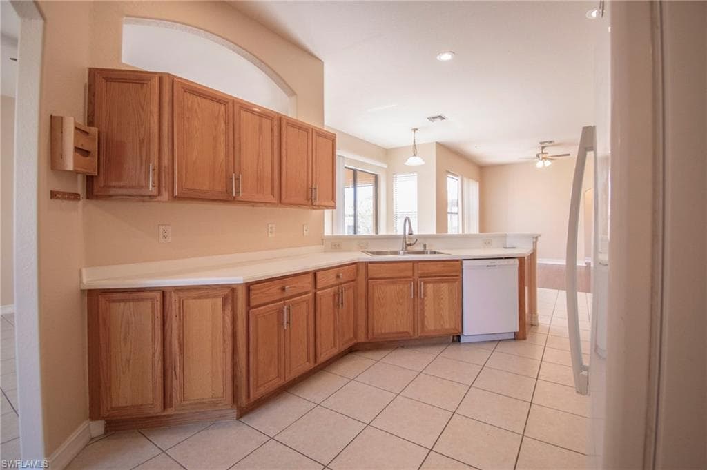2004 Viscaya PKWY CAPE CORAL, FL 33990