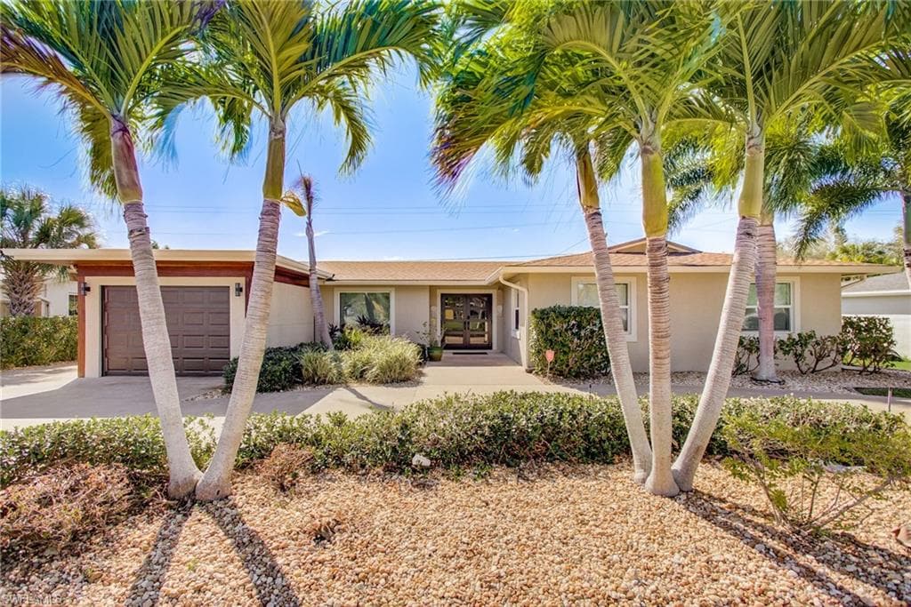 1913 Longfellow DR NORTH FORT MYERS, FL 33903