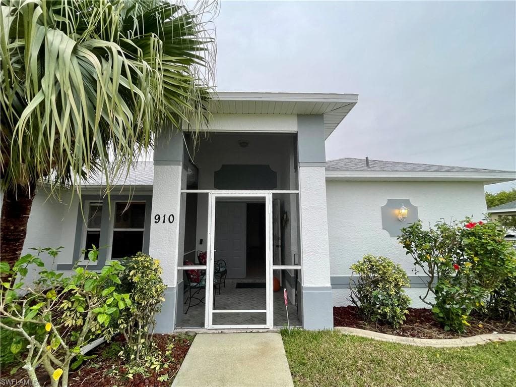 910 SW 3rd AVE CAPE CORAL, FL 33991