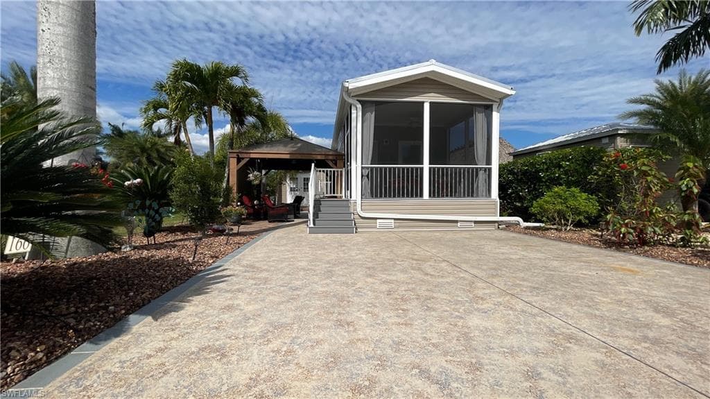 10207 Yellow Top TRL FORT MYERS, FL 33905