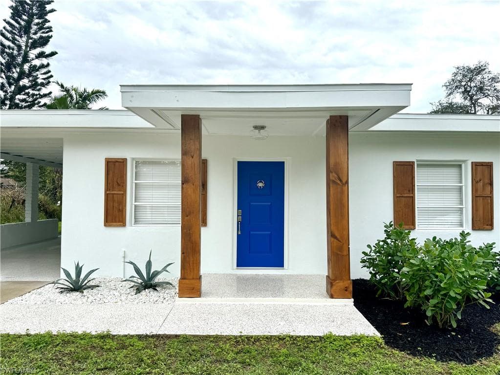 10900 Goodwin ST BONITA SPRINGS, FL 34135