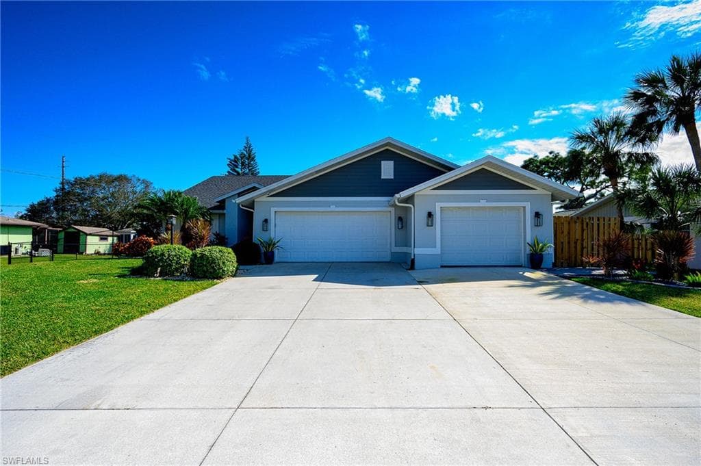 4731 Palmetto TER ESTERO, FL 33928