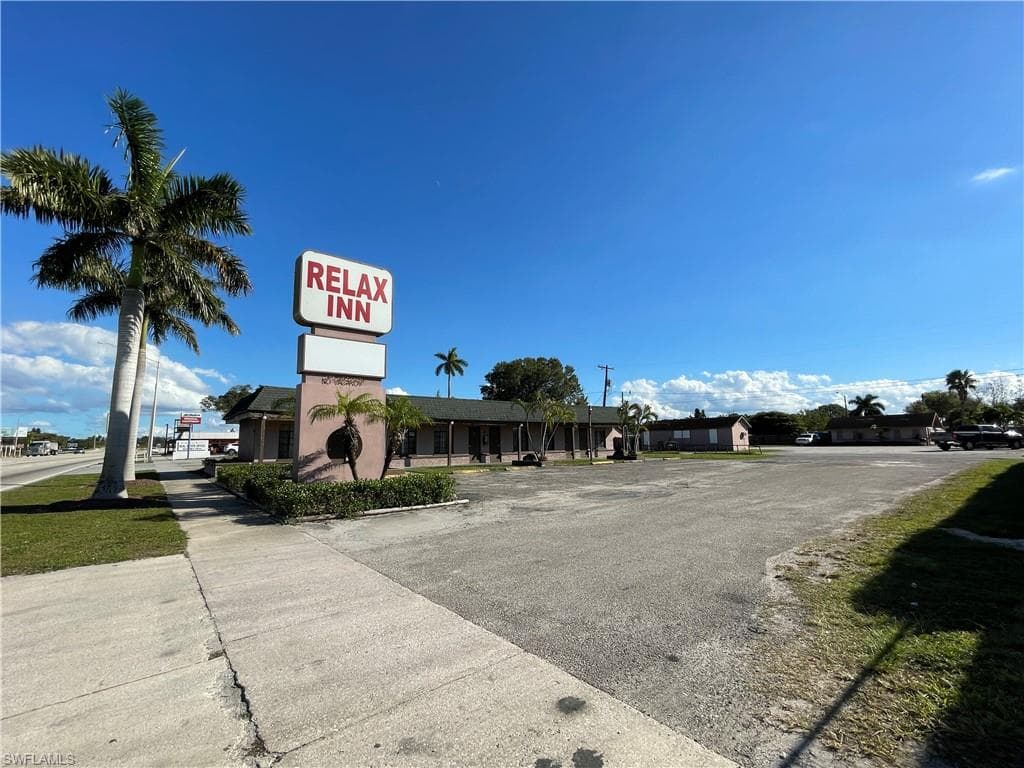 820 E Sugarland HWY CLEWISTON, FL 33440
